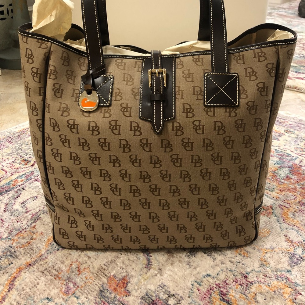dooney and bourke large tote